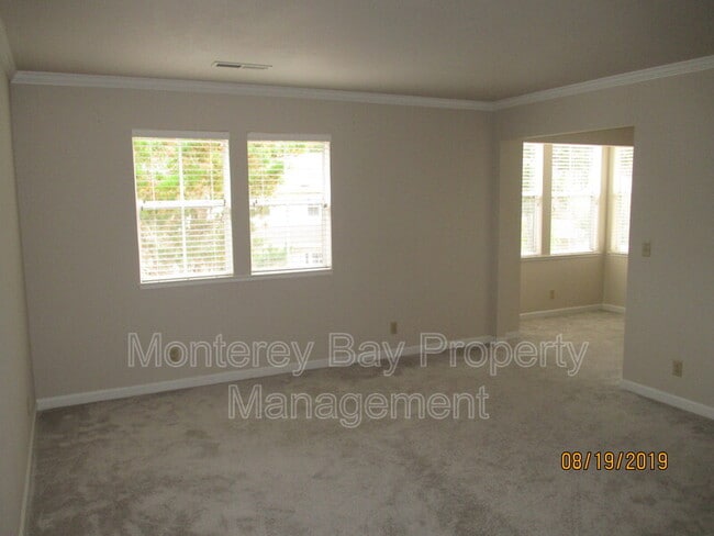 Building Photo - 40 Glen Lake Dr
