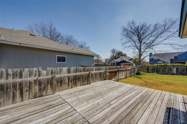 Building Photo - 2007 Castle View Dr