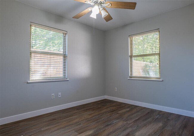 Building Photo - 9014 Slayton Dr