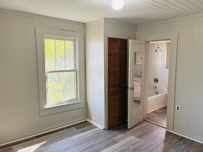 Building Photo - 838 N 34th St