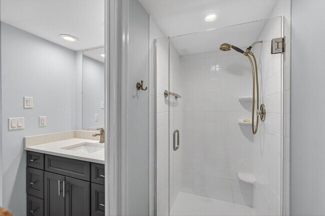 Building Photo - 100 Paradise Harbour Blvd