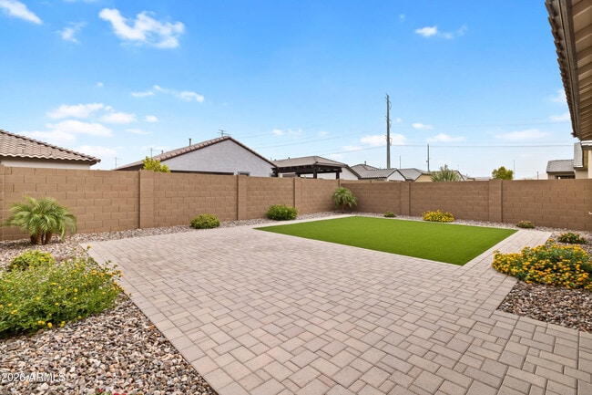 Building Photo - 3236 Juniper Cyn Dr