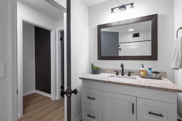 Bathroom 3 - 1220 Franklin Dr