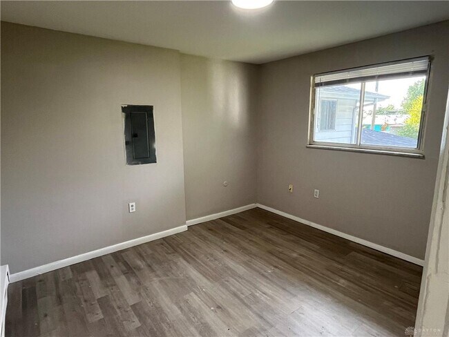 Building Photo - 445 Hunter Ave