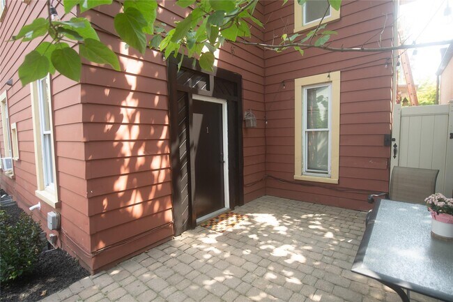 Primary Photo - 3 Union St