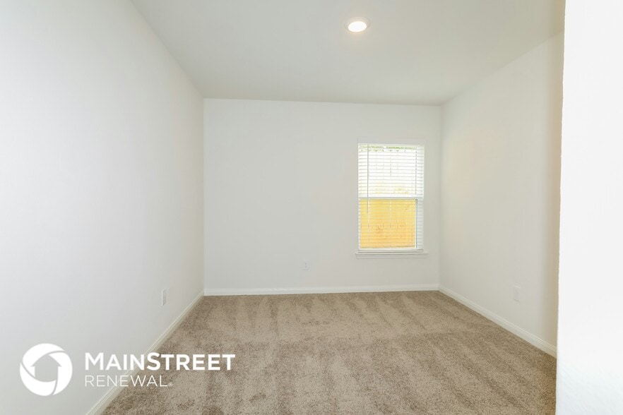 Building Photo - 26849 Steinbeck Dr