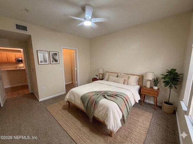 Building Photo - 10075 Gate Pkwy