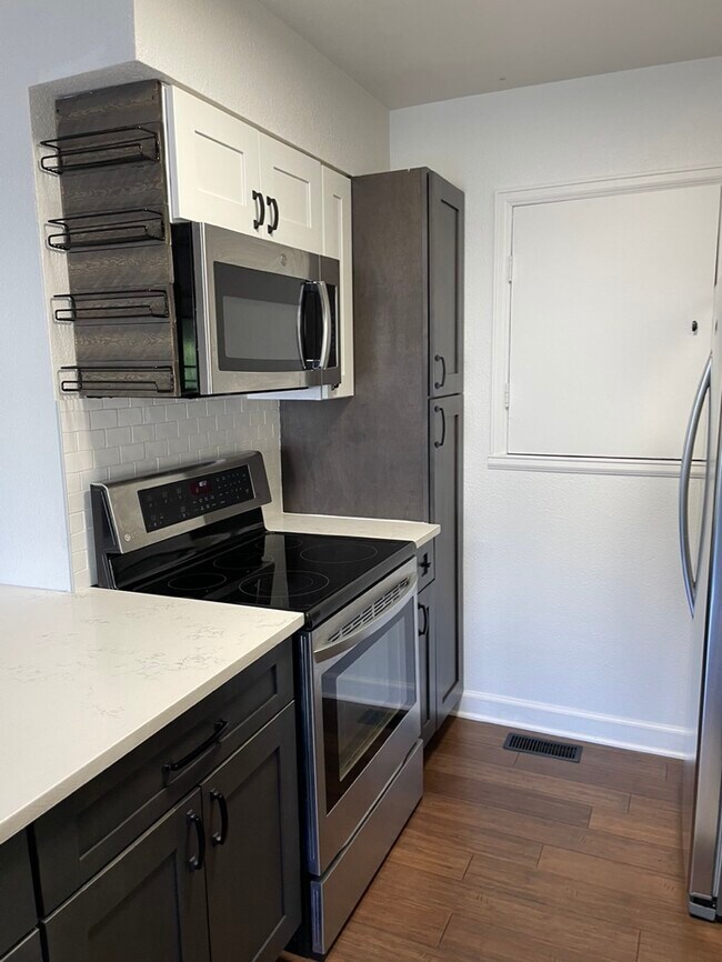 Kitchen - 27 Centaur Ct