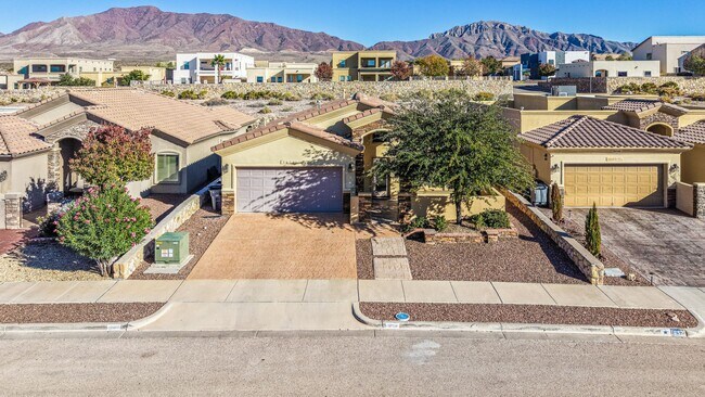 Building Photo - Beautiful 3 bed-2 baths home in 79911