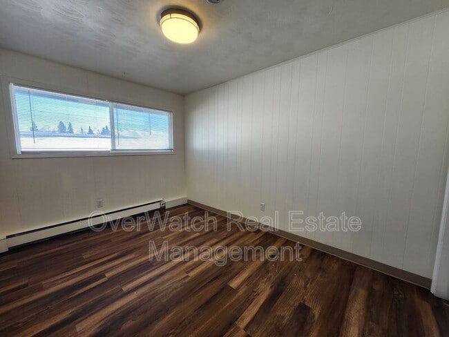 Building Photo - 3925 E 9th Ave