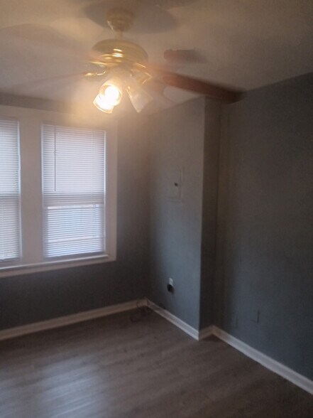 Building Photo - 5724 Malvern Ave