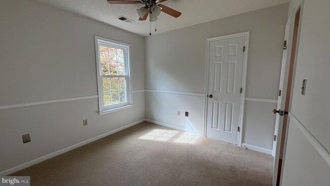 Building Photo - 116 Barkwood Dr