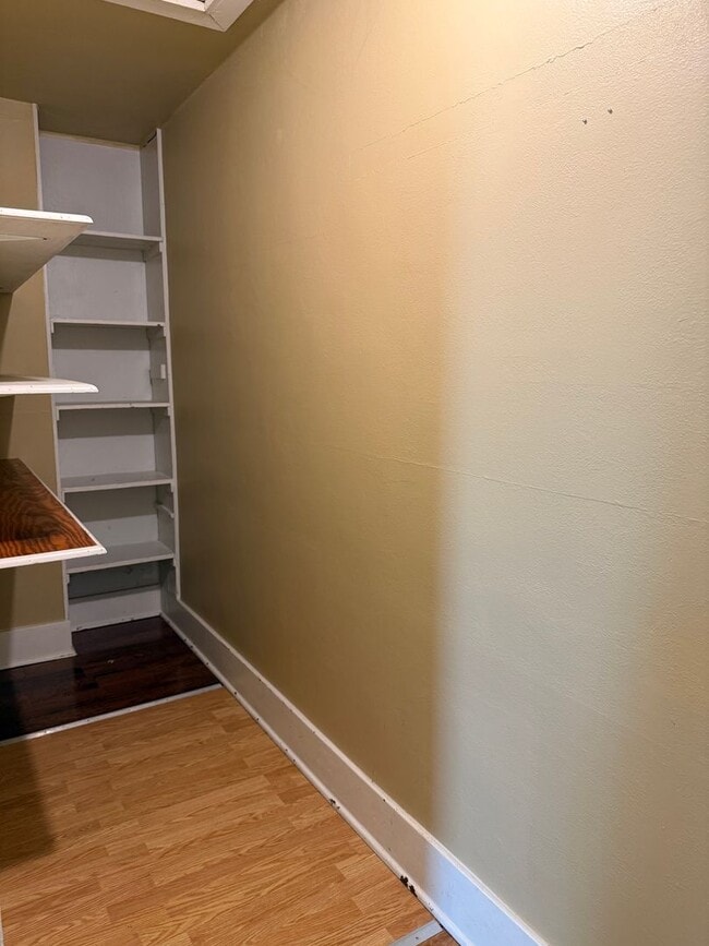 Building Photo - 1231 W College Ave