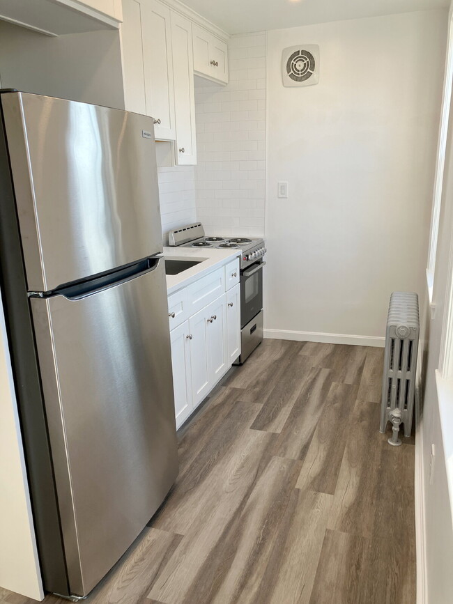 Building Photo - Newly renovated, 1 BED 1 BATH. Available NOW!