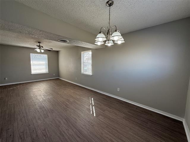 Building Photo - 3907 Emerald Dr