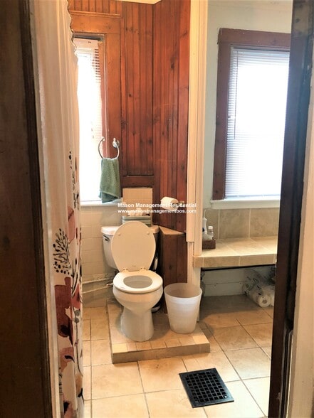 Building Photo - 7 Kenney St