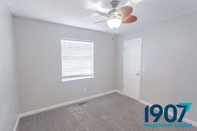 Building Photo - Spacious 4-Bedroom Home in Moore – Stylish Updates & Great Layout!