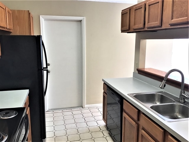 Building Photo - 1097 Covington St