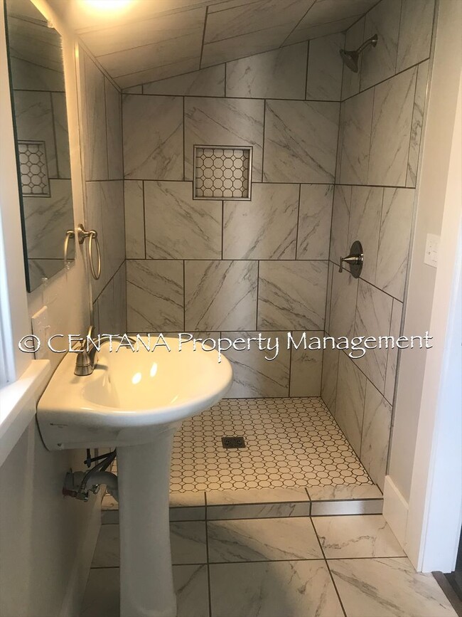 Building Photo - Gorgeous remodeled home!