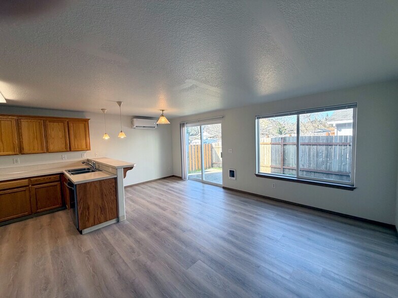 Building Photo - 1139 2nd St NW