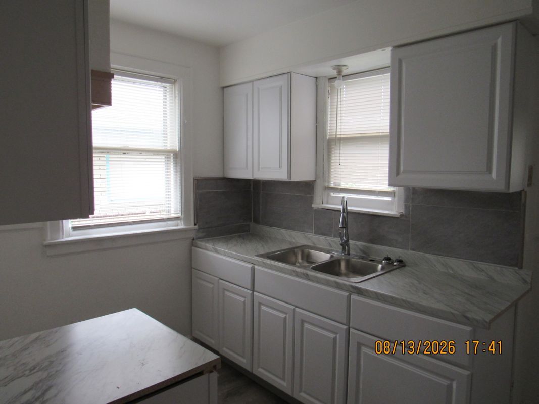 Building Photo - 16254 Linwood St