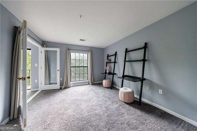 Building Photo - 27306 Plantation Dr NE