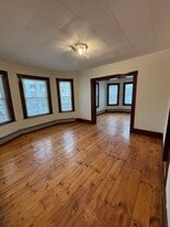 Building Photo - 23 Saunders St