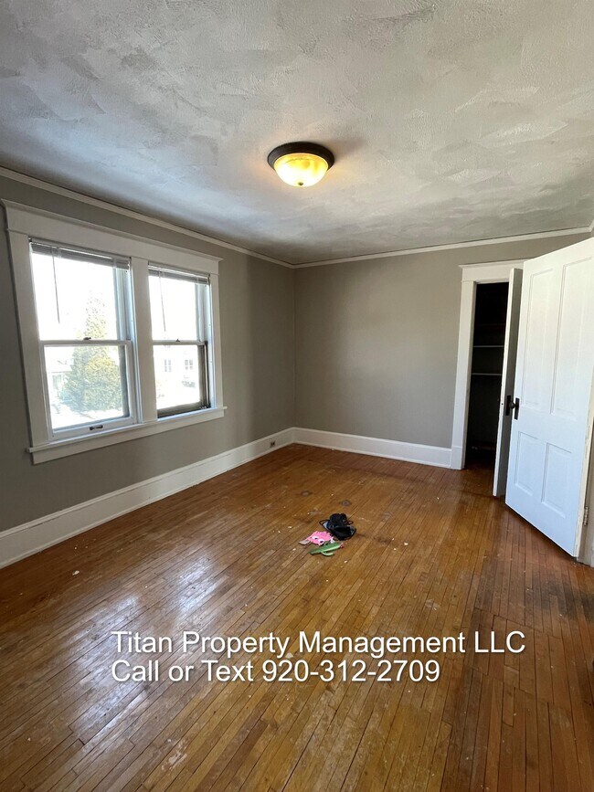 Building Photo - 855 Vine Ave