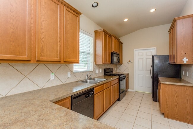 Building Photo - 14714 Salamanca Ct