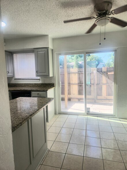 Building Photo - 6828 Brentwood Stair Rd