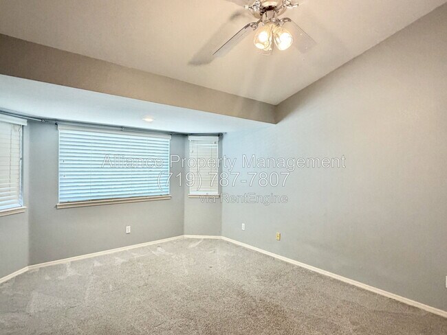 Building Photo - 1755 Smoke Ridge Dr