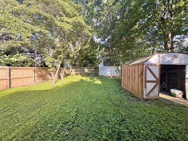 Building Photo - 348 Davis Ct