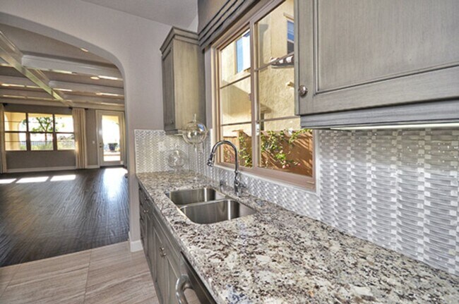 Building Photo - 3BD Home with Amazing Panoramic Ocean Views!