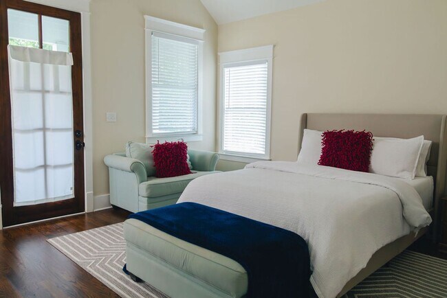 Building Photo - Beautiful 3 bedroom Home for Rent, middle of The Nations with a "4th"/bonus room