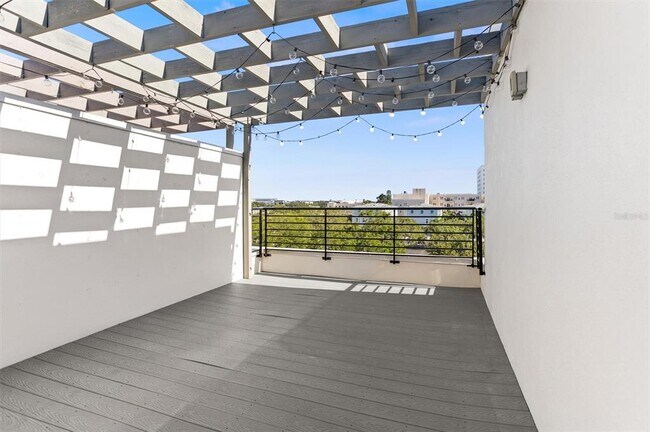 Building Photo - 818 2nd Ave N