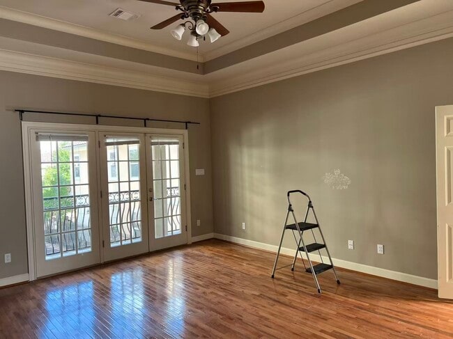 Building Photo - 5511 Val Verde St