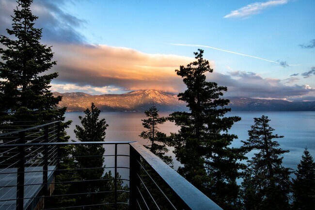 Building Photo - Architectural gem