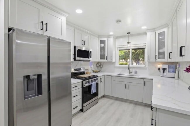 Building Photo - 1714 Woodridge Way