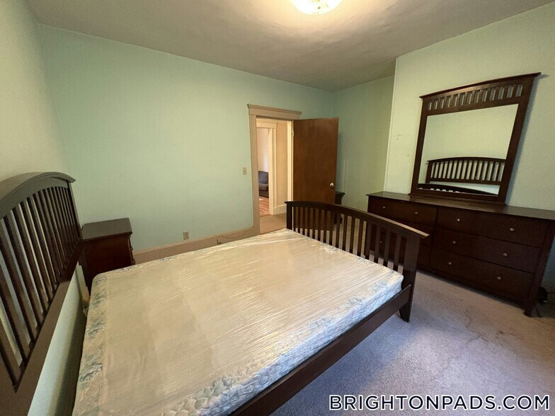 Building Photo - 62 Union St