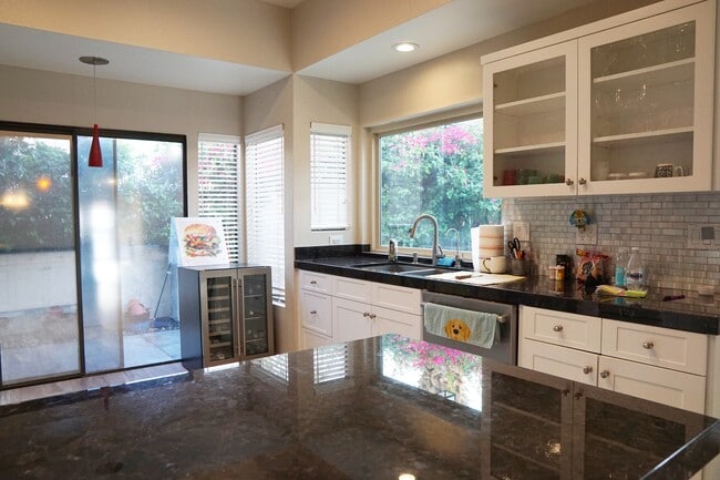 Building Photo - 73486 Shadow Mountain Dr