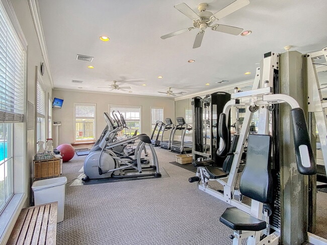 Building Photo - 1600 Long Grove Dr