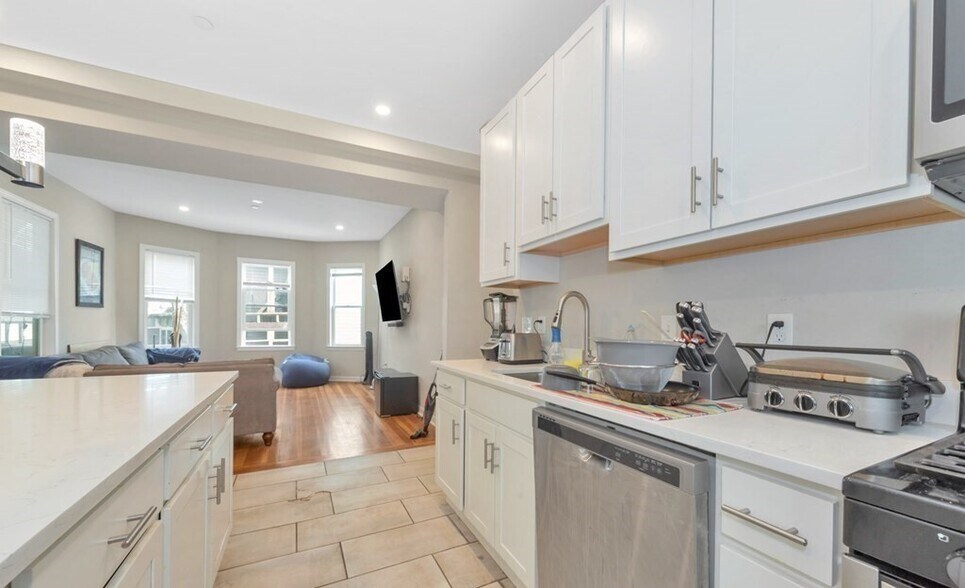 Building Photo - 228 Calumet St