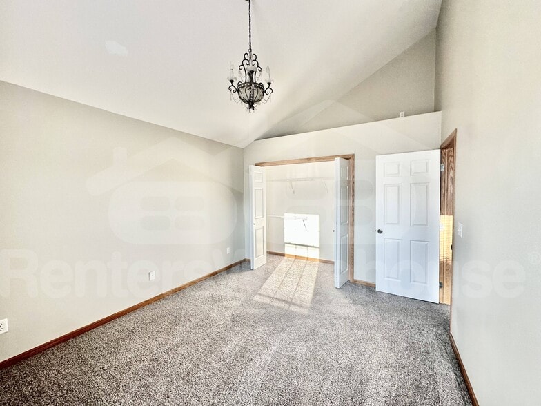 Building Photo - 1166 SE Village View Ln