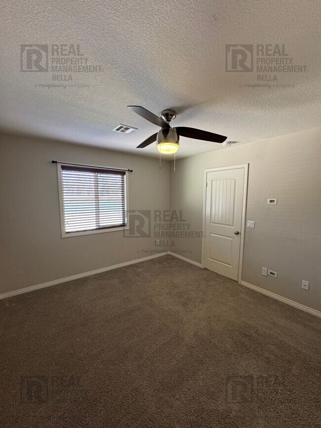 Building Photo - Spacious 4-Bedroom Menifee Home with Downs...