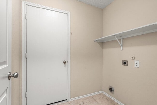 Building Photo - 3516 Clydesdale Dr