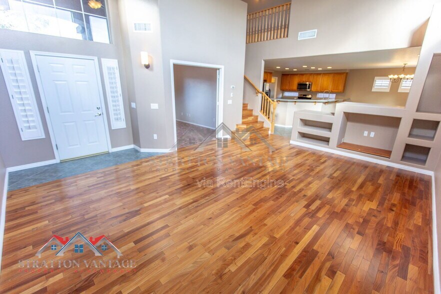 Building Photo - 4613 E Thorn Tree Dr
