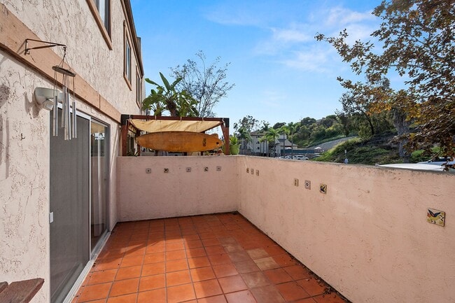 Building Photo - Spacious 4-Bedroom 2.5-Bathroom Townhome 50% Off 1st Month!