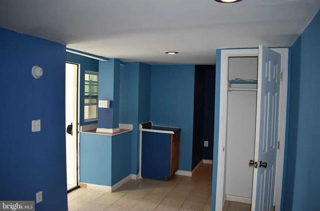 Building Photo - 6726 Jefferson Blvd