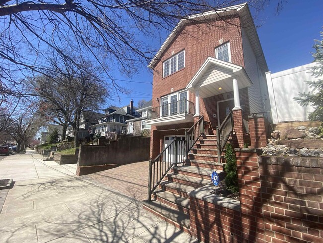 Primary Photo - 67 W 36th St