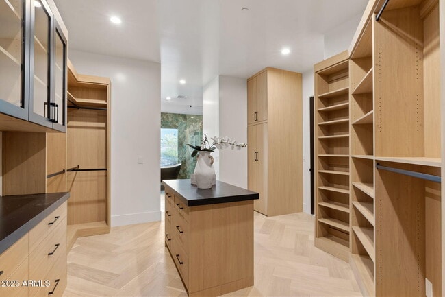 Building Photo - 3135 E Palo Verde Dr